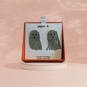 Piper K Sparkling Glass Stones  Ghost Earrings Silver/Black Women